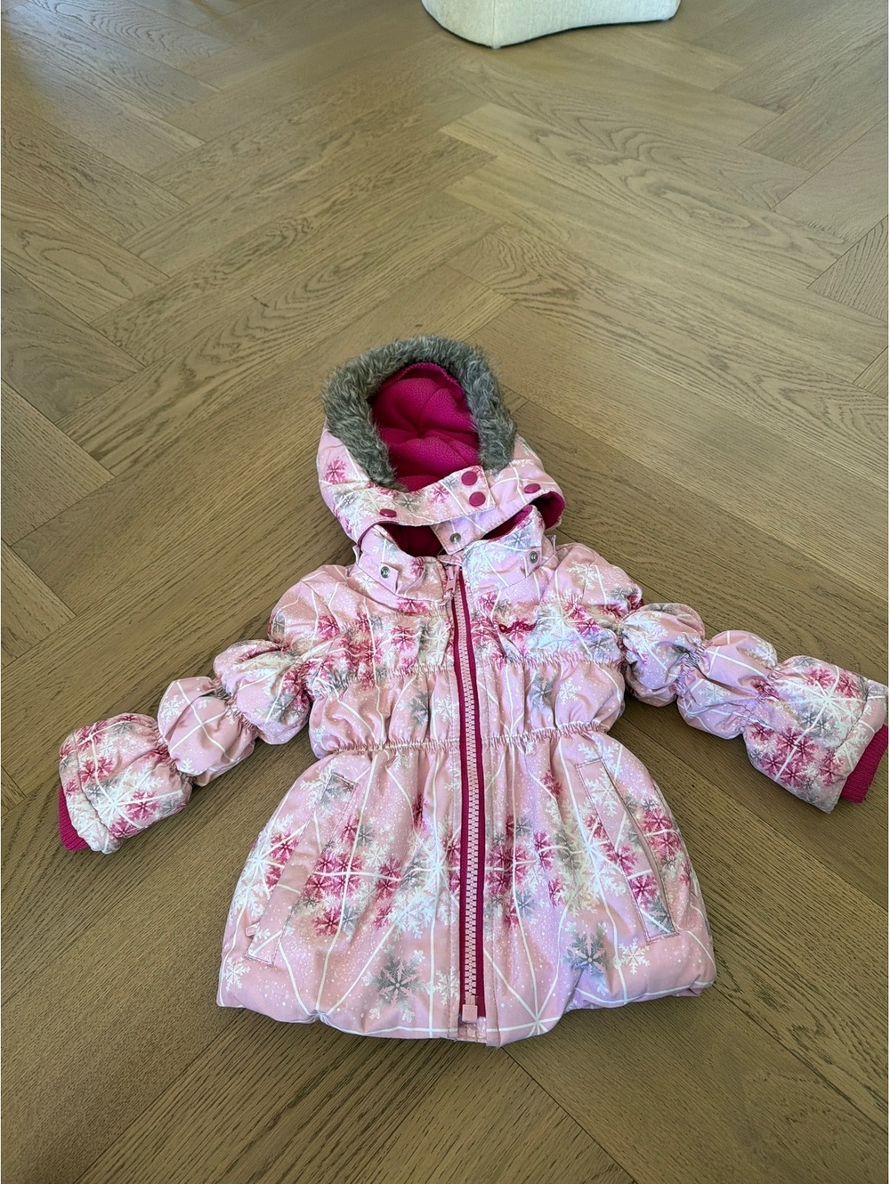 OshKosh B’gosh Girls 2T Pink Winter Puffer Coat Faux Fur Hood Fleece Lined